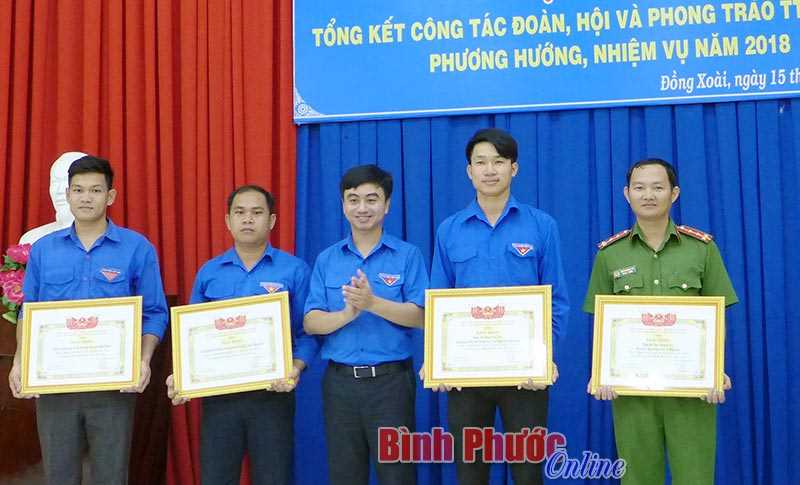 Đồng Xoài: 63 đoàn viên ưu tú được kết nạp Đảng