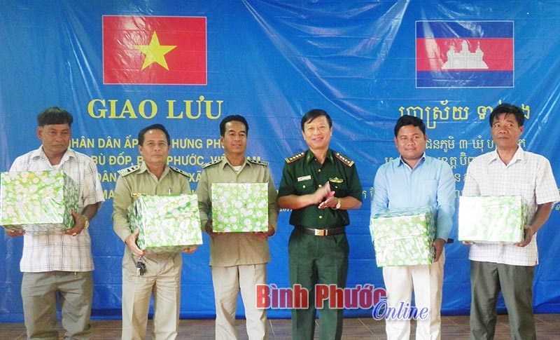 Thế trận l&ograve;ng d&acirc;n ở Đồn bi&ecirc;n ph&ograve;ng cửa khẩu Ho&agrave;ng Diệu