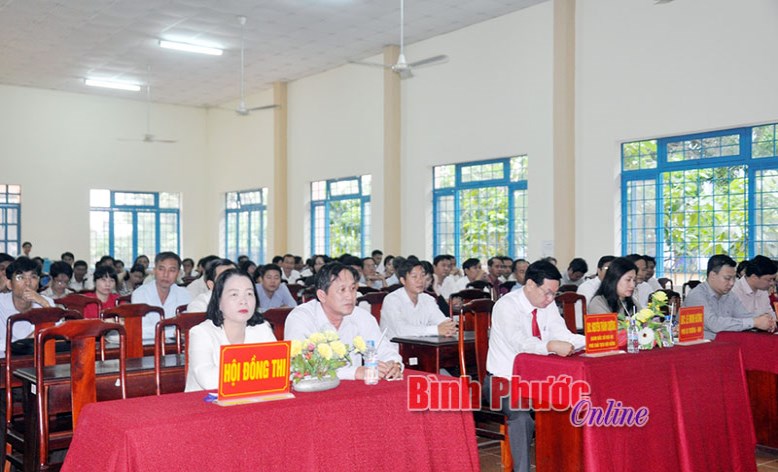 B&igrave;nh Phước tổ chức thi chuy&ecirc;n vi&ecirc;n ch&iacute;nh