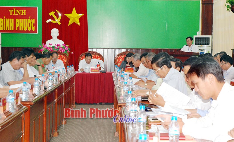 Th&ocirc;ng qua dự thảo kế hoạch thực hiện Nghị quyết số 19-NQ/TW