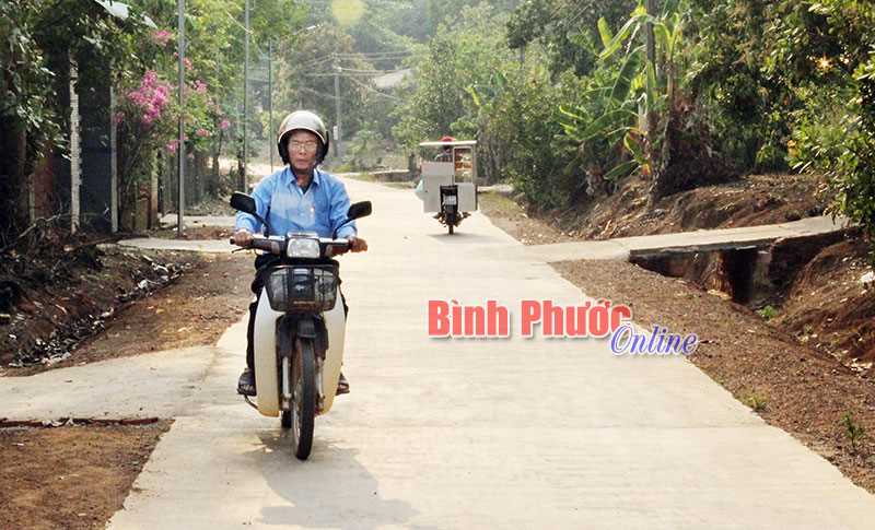 Học v&agrave; l&agrave;m theo B&aacute;c ở Chi bộ ấp Thuận B&igrave;nh