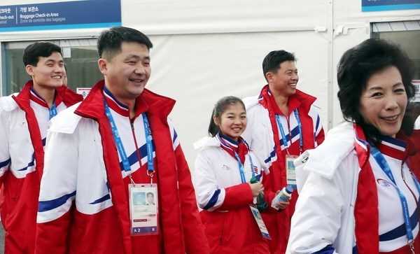 VĐV Triều Tiên từ chối nhận Galaxy Note 8 ở Olympic PyeongChang