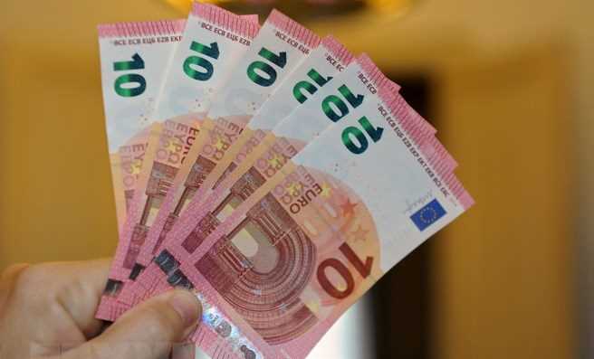 Kinh tế khu vực Eurozone tăng trưởng mạnh nhất trong 10 năm