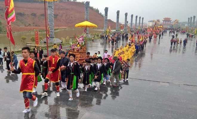 Hơn 22 vạn lượt kh&aacute;ch tới Khu danh thắng T&acirc;y Thi&ecirc;n dịp đầu Năm mới