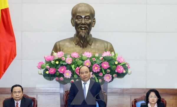 C&ocirc;ng t&aacute;c thi đua khen thưởng phải hướng v&agrave;o người d&acirc;n, v&agrave;o cơ sở