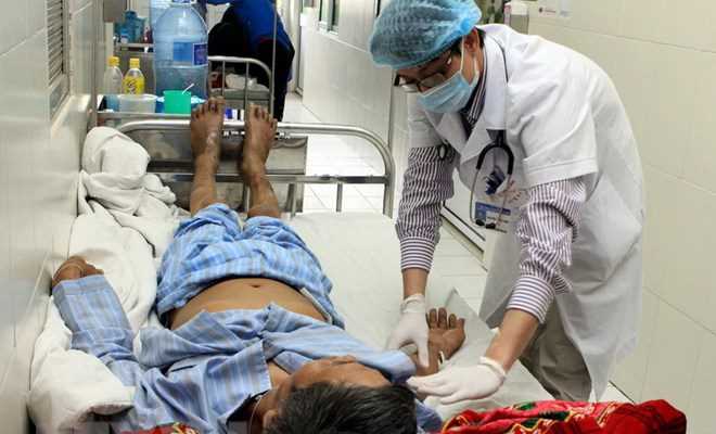 Ăn tiết canh lợn dịp Tết, một bệnh nhân phải nhập viện cấp cứu