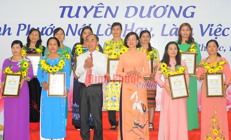 Tuy&ecirc;n dương 45 gương điển h&igrave;nh &ldquo;Phụ nữ B&igrave;nh Phước n&oacute;i lời hay, l&agrave;m việc tốt&rdquo;