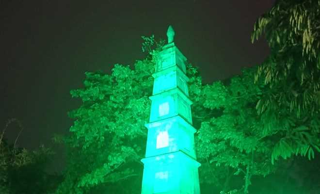 H&agrave; Nội &lsquo;nhuộm xanh&rsquo; Th&aacute;p B&uacute;t kỷ niệm ng&agrave;y quốc kh&aacute;nh Ireland