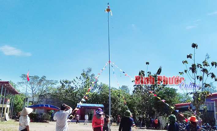 Vui xu&acirc;n c&ugrave;ng đồng b&agrave;o T&agrave;y, N&ugrave;ng