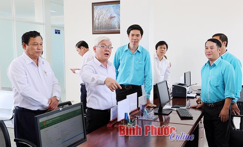 X&acirc;y dựng phong c&aacute;ch, t&aacute;c phong c&ocirc;ng t&aacute;c của người đứng đầu