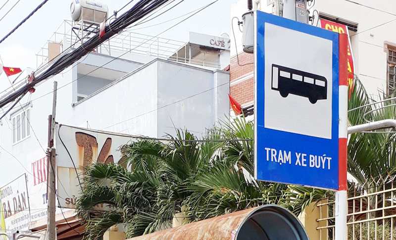 Rất cần nh&agrave; chờ xe bu&yacute;t