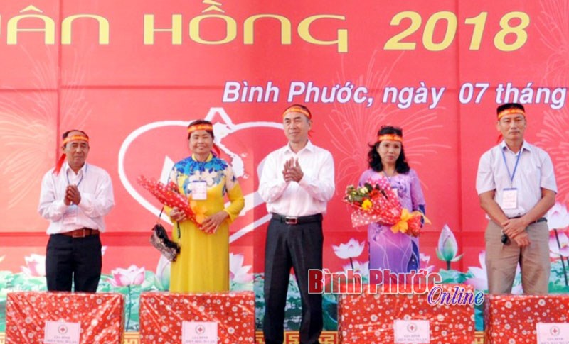 Lễ hội Xuân hồng thu 411 đơn vị máu