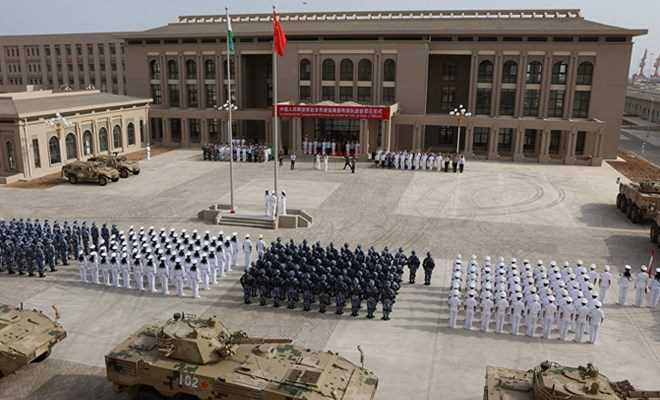 Phi công quân sự Mỹ bị thương do Trung Quốc chiếu tia laser