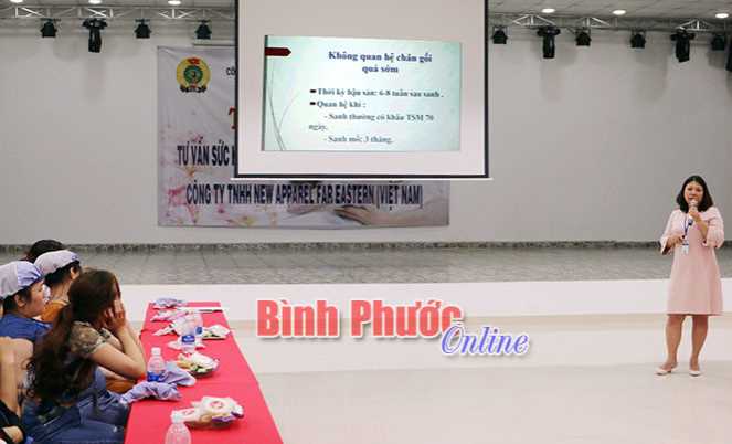 150 nữ công nhân được  truyền thông về sức khỏe sinh sản