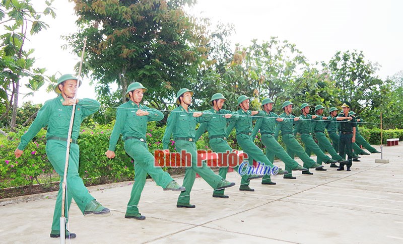 Chiến sĩ mới trên thao trường huấn luyện