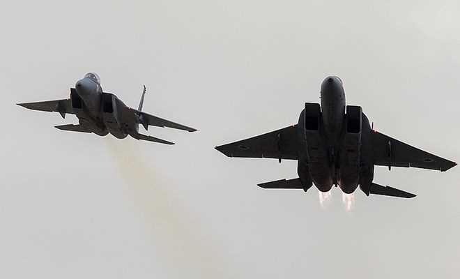 Mỹ huy động máy bay ném bom B1 và nhiều tàu chiến tấn công Syria