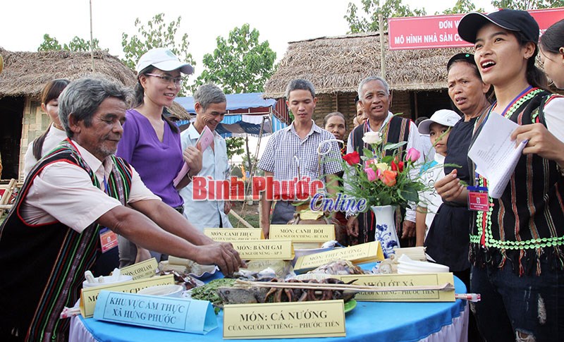 S&ocirc;i nổi lễ hội văn h&oacute;a - thể thao c&aacute;c DTTS B&ugrave; Đốp