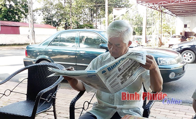 Kh&ocirc;ng thể viện l&yacute; do để &ldquo;n&eacute;&rdquo; việc mua v&agrave; đọc b&aacute;o, tạp ch&iacute; của Đảng