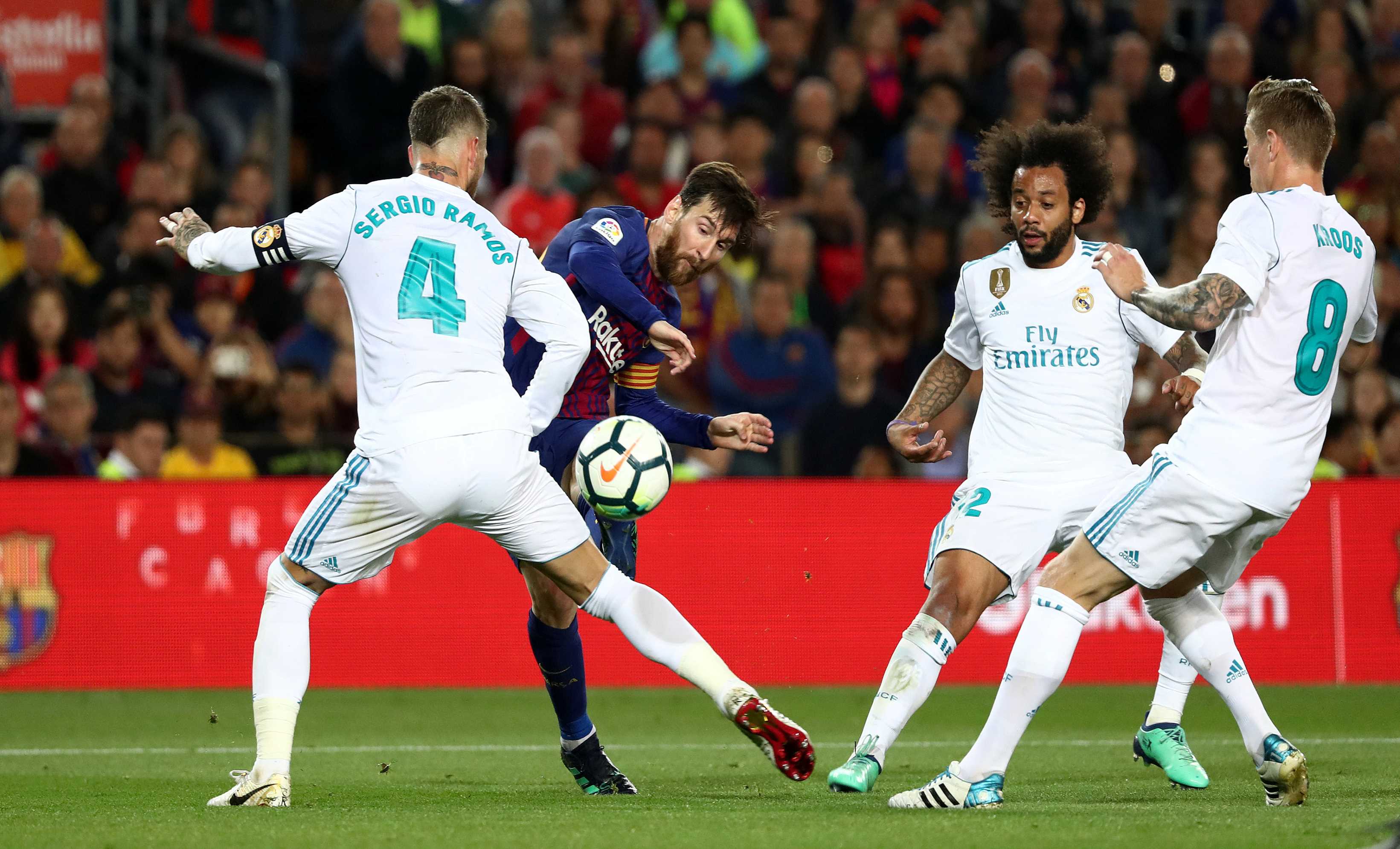 R.M cầm chân 10 người Barca tại Nou Camp