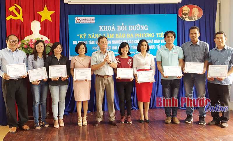 30 học viên hoàn thành khóa bồi dưỡng “kỹ năng làm báo đa phương tiện”