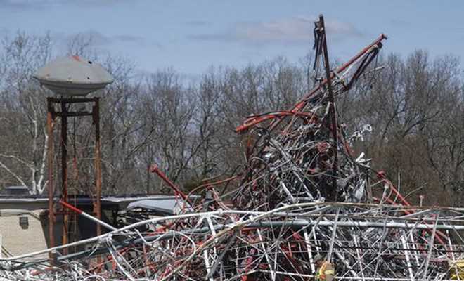Sập tháp truyền hình cao 600m ở Mỹ, nhiều người thương vong