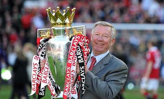 Thế giới bóng đá cầu nguyện cho huyền thoại Sir Alex Feguson