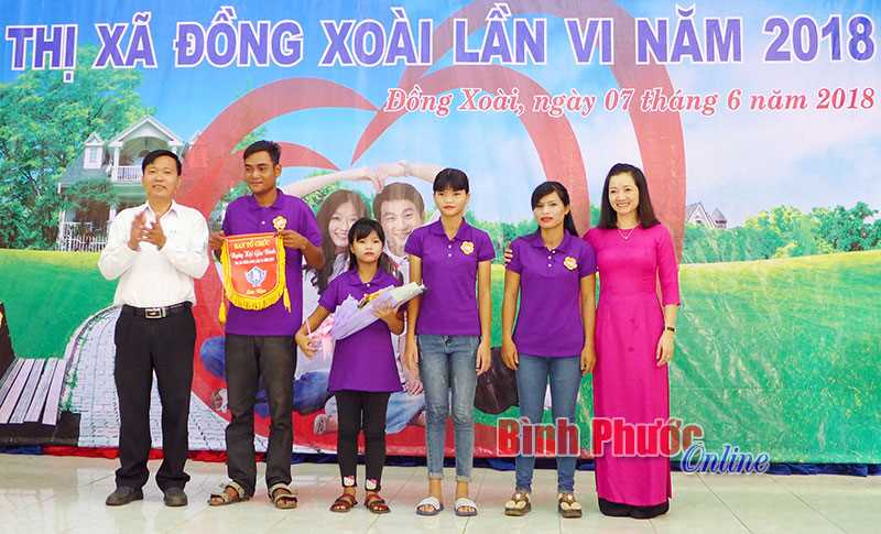 Tuyên dương 19 gia đình tiêu biểu