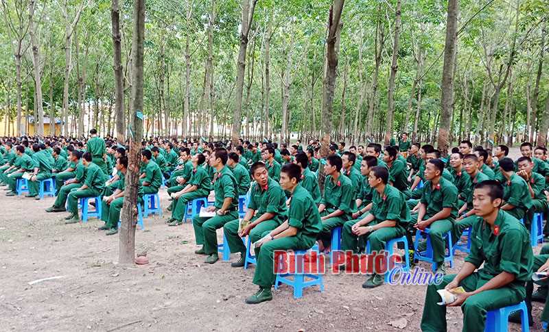 Bộ CHQS tỉnh phổ biến, gi&aacute;o dục ph&aacute;p luật