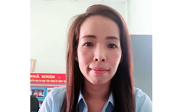 Nữ cán bộ mặt trận vì dân