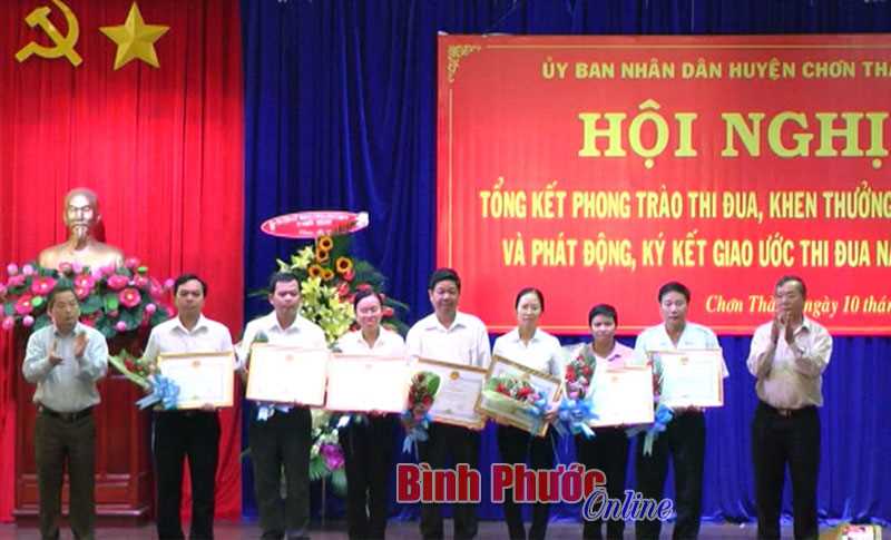 Chơn Th&agrave;nh ph&aacute;t động phong tr&agrave;o thi đua năm 2018
