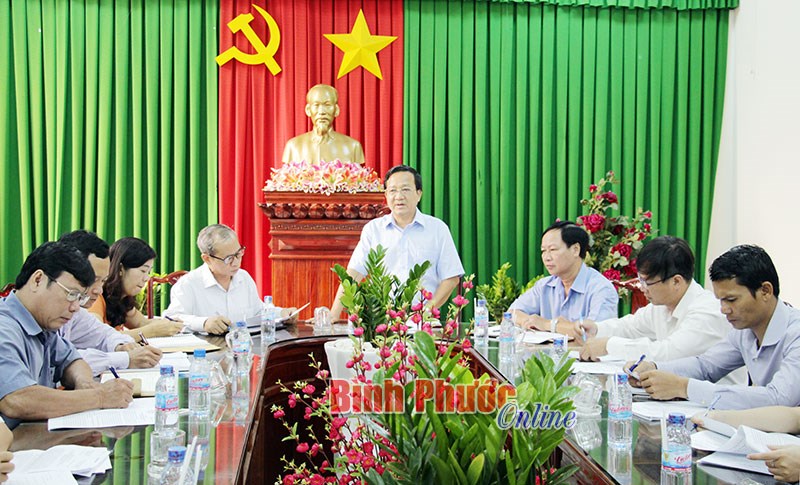 Chủ tịch UBMTTQVN tỉnh kiểm tra công tác mặt trận huyện Đồng Phú