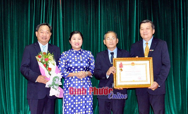 Đài PT-TH Bình Phước đón nhận Huân chương Lao động hạng Nhì