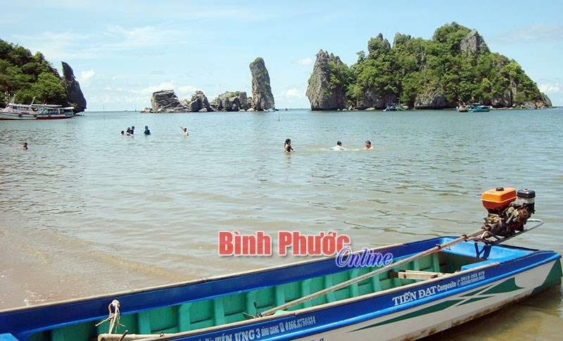 Độc đáo chùa Hang