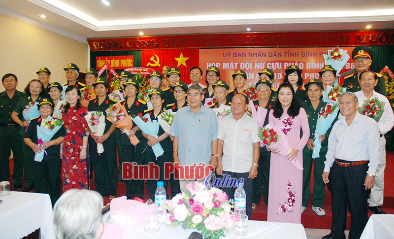 Họp mặt đội nữ cựu ph&aacute;o binh B11, B83 lần 4/2018