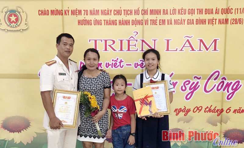 Gia đình Thiếu tá Trương Tất Hiển đạt “Gia đình công an tiêu biểu”