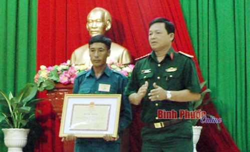 Giao ban ngành dân quân tự vệ Quân khu 7