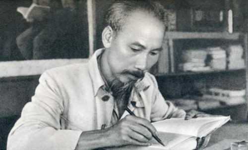 Tư tưởng Hồ Chí Minh về thi đua yêu nước