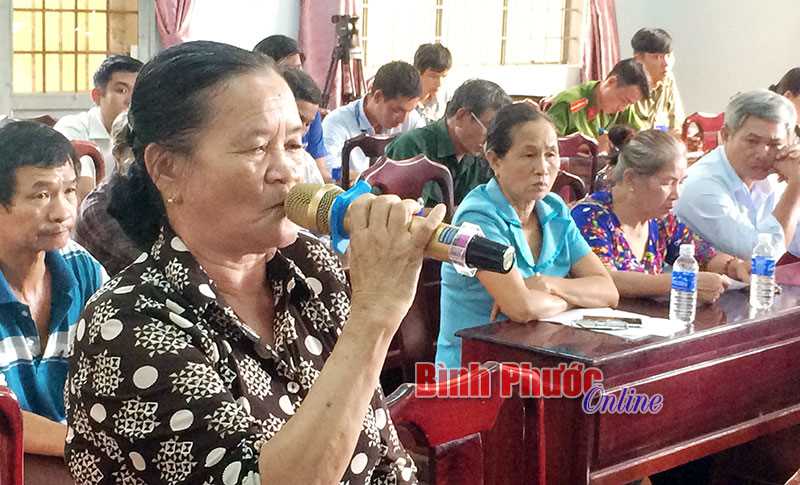 Đại biểu quốc hội tiếp xúc cử tri thị xã Bình Long