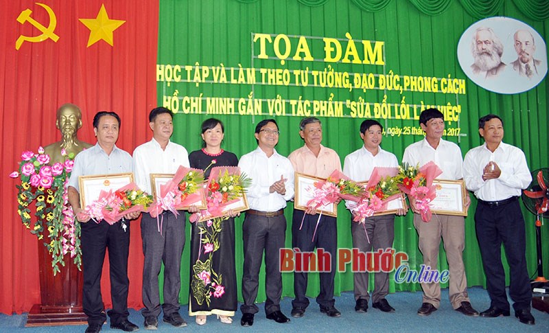 Học v&agrave; l&agrave;m theo B&aacute;c ở B&ugrave; Đốp