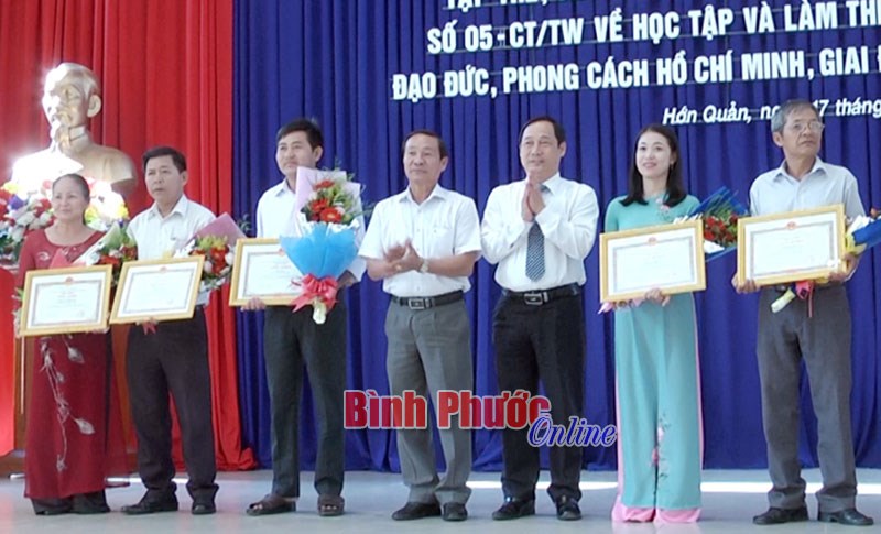 Chơn Thành, Hớn Quản sơ kết thực hiện Chỉ thị số 05-CT/TW