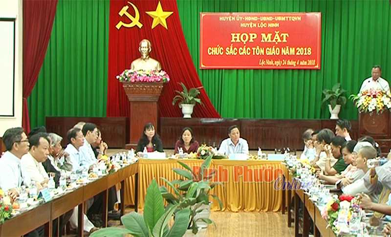 Lộc Ninh họp mặt chức sắc t&ocirc;n gi&aacute;o tr&ecirc;n địa b&agrave;n năm 2018