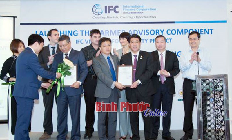Trang trại gà đầu tiên ở Bình Phước được trao chứng nhận GLOBAL GAP