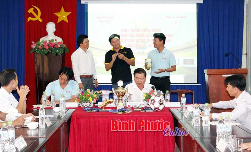 8 đội bóng tham gia giải các đội mạnh Cúp Tạp chí Khoa học thời đại