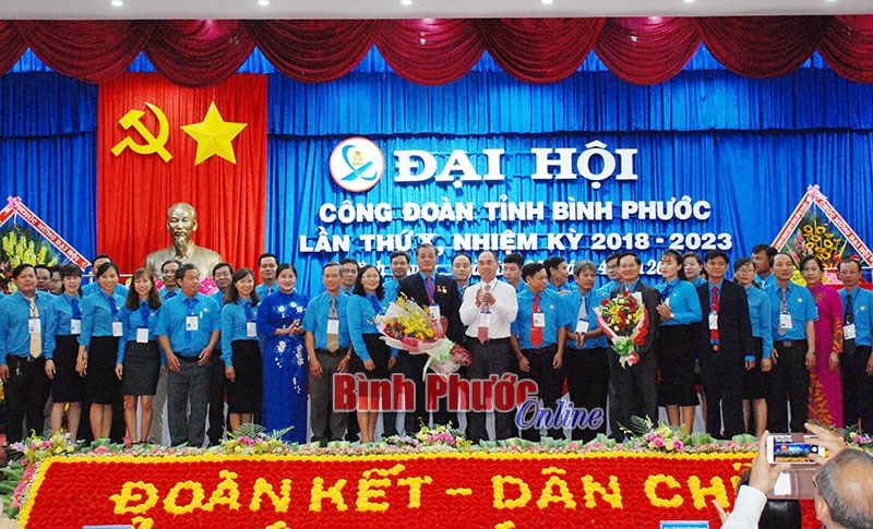 &Ocirc;ng Nguyễn Hồng Tr&agrave; tiếp tục được bầu l&agrave;m Chủ tịch Li&ecirc;n đo&agrave;n lao động tỉnh