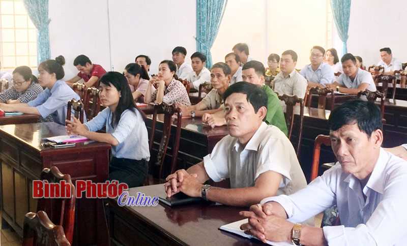 Bình Long khai giảng lớp bồi dưỡng chính trị cho đảng viên
