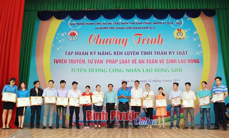 Tập huấn về kỷ luật lao động trong công nhân