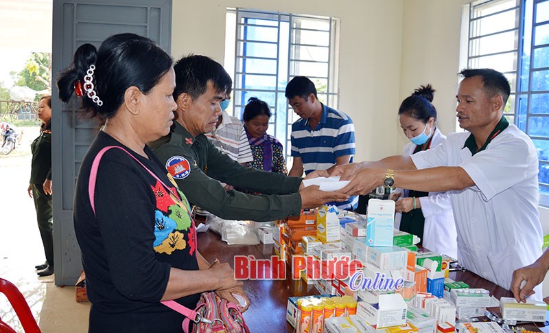 Nghĩa tình với người dân Campuchia