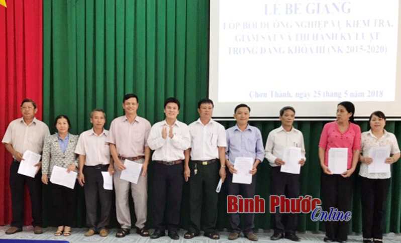 Chơn Thành: 199 cán bộ cơ sở được cập nhật kiến thức