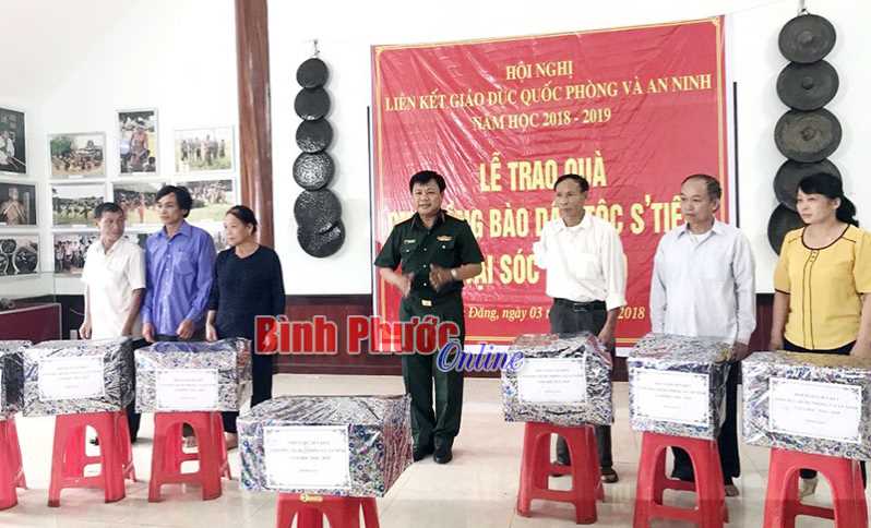 Trung t&acirc;m Gi&aacute;o dục quốc ph&ograve;ng v&agrave; an ninh du khảo về nguồn tại B&igrave;nh Phước