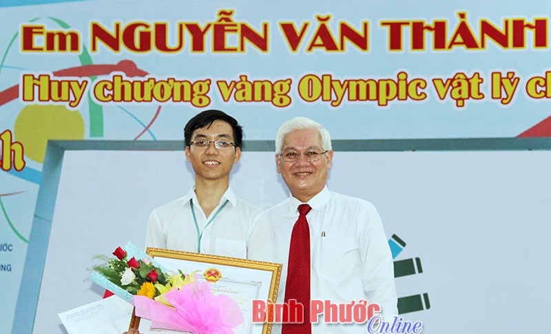 Tuyên dương Nguyễn Văn Thành Lợi đoạt huy chương vàng Olympic Vật lý châu Á